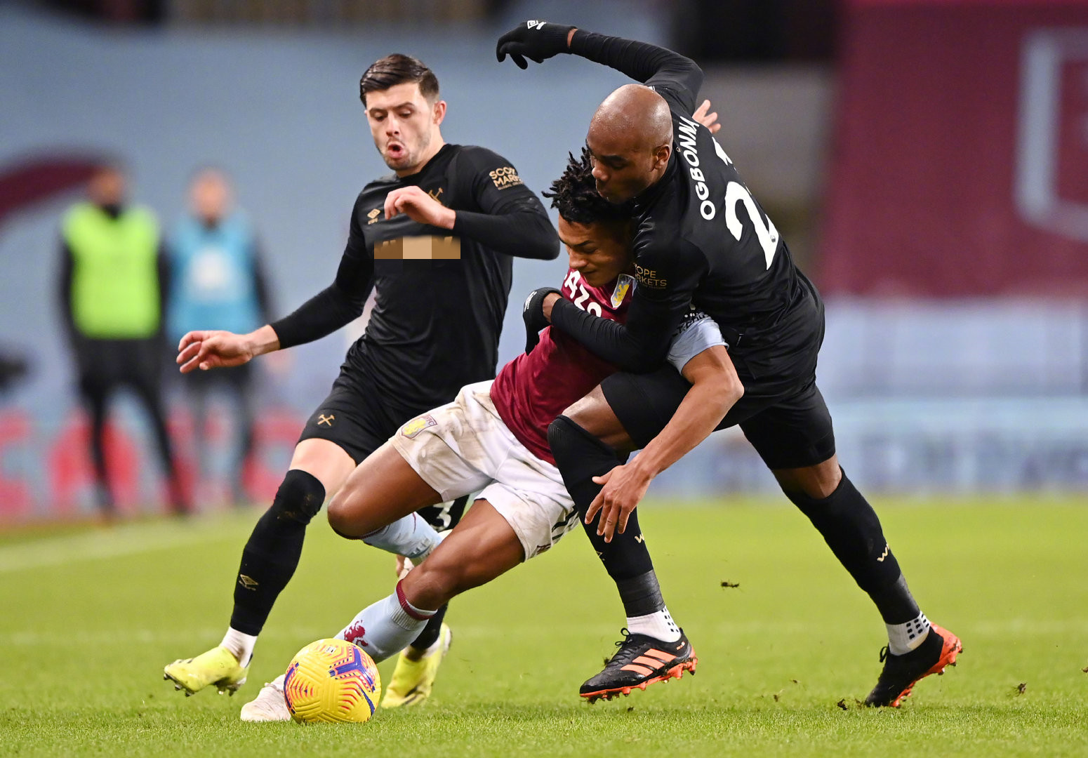 赛事中的不 赛事中的不