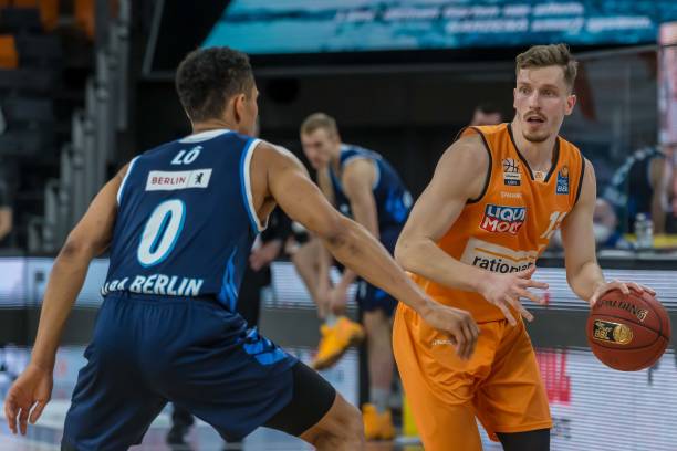 屡屡制造威 屡屡制造威